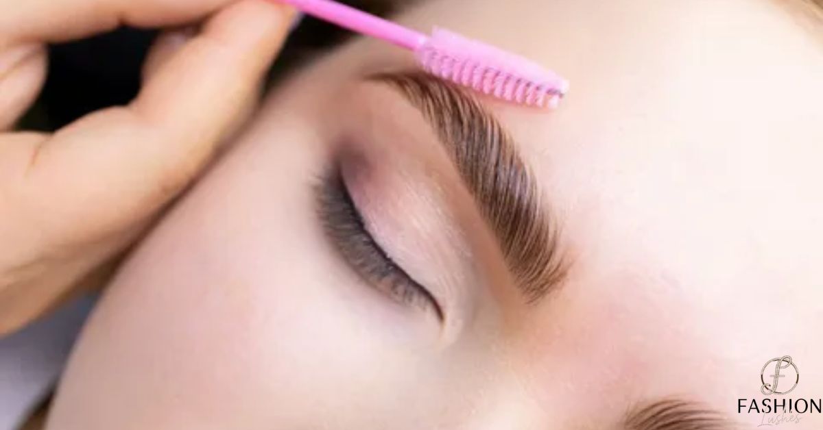 How to Decide Between Brow Lamination Versus Microblading